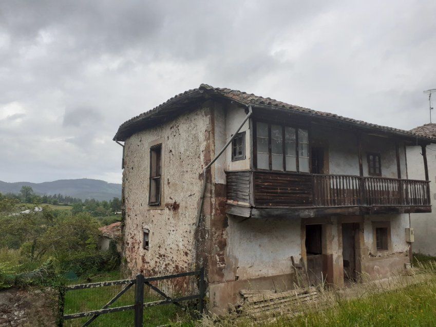 Casa de piedra para rehabilitar en VILLAVICIOSA  (REAB