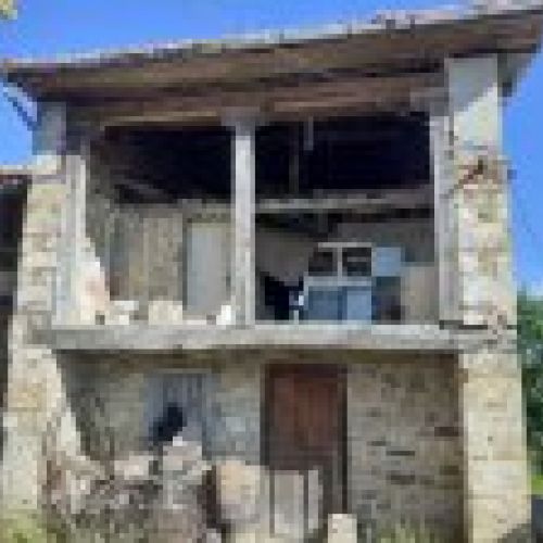 Casa de piedra para rehabilitar en CABRANES  (REAB