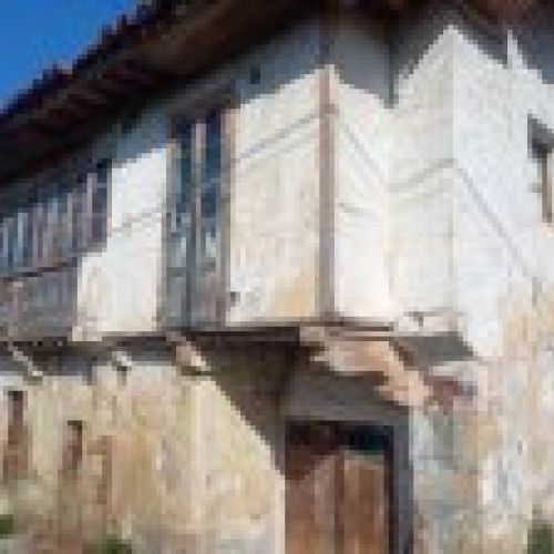 Casa de piedra para rehabilitar en Santolaya de CABRANES  (REAB