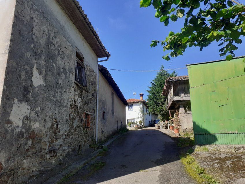 Casa de piedra para rehabilitar en CABRANES  (REAB