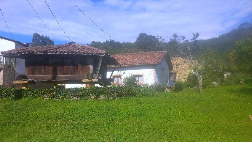 Casa de piedra independiente para rehabilitar en El Puntal VILLAVICIOSA (REAB