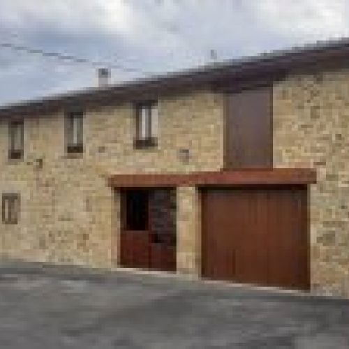 Casa de piedra reformada en Oles   VILLAVICIOSA  (ALQ