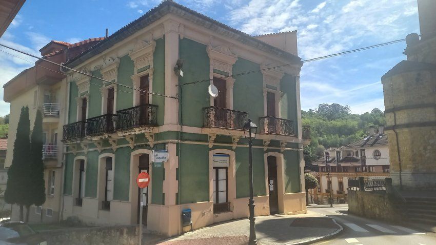 Edificio en el centro de Infiesto  (los