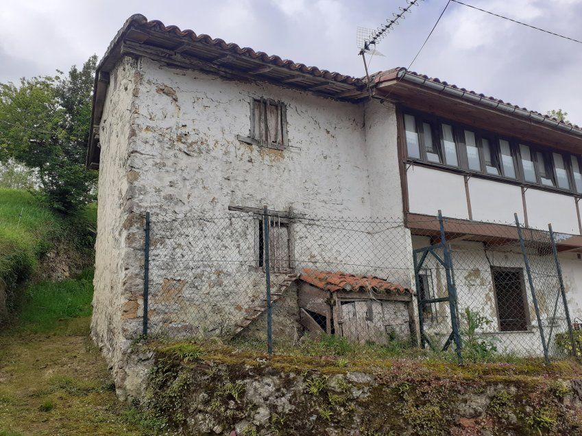 Casa de piedra para rehabilitar en PILOÑA  (REAB