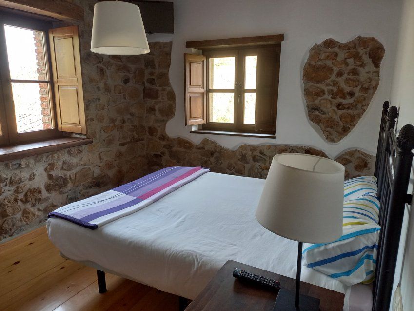 Casona de piedra rehabilitada en CABRANES  (CAS