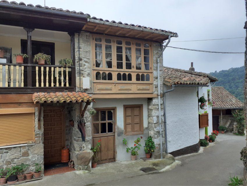 Casa de piedra para rehabilitar en CABRANES  (REAB