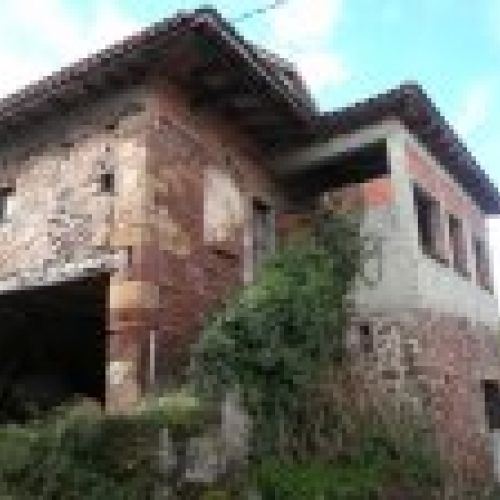 Casa de piedra semi rehabilitada en VILLAVICIOSA (REAB