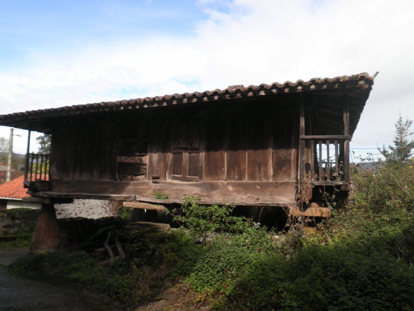 Casa de piedra semi rehabilitada en VILLAVICIOSA (REAB