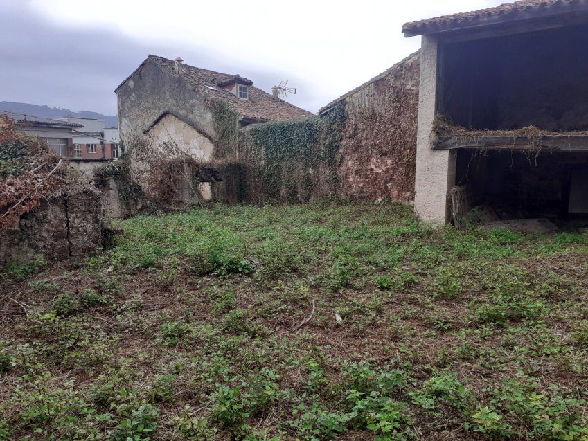 Casona de piedra para rehabilitar en Amandi   VILLAVICIOSA  (REAB