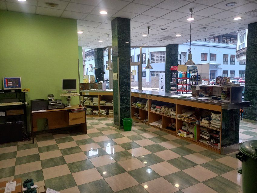 Local comercial céntrico con Almacén y Oficinas en GIJÓN  (LOC