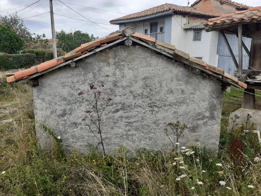 Casa de piedra independiente para rehabilitar en VILLAVICIOSA  (REAB