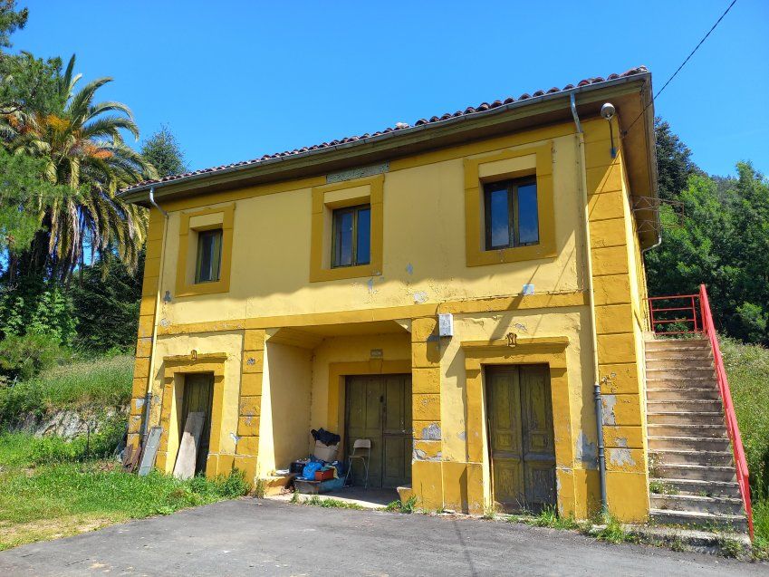 Casa de piedra independiente para reformar en CABRANES  (REAB