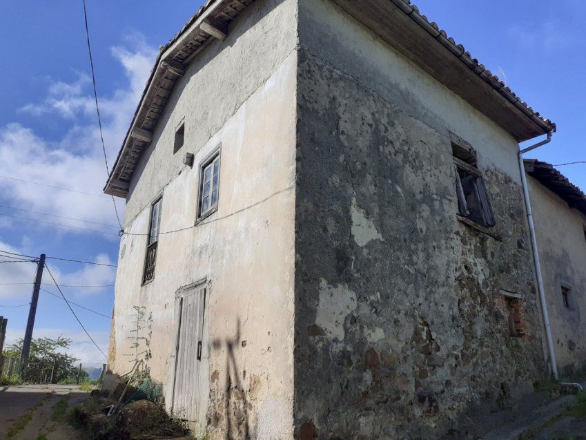Casa de piedra para rehabilitar en CABRANES  (REAB