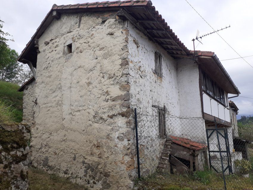 Casa de piedra para rehabilitar en PILOÑA  (REAB