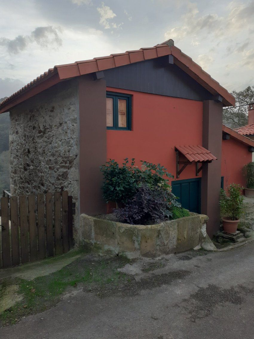 Casa de piedra rehabilitada independiente en VILLAVICIOSA (CAS.0281)