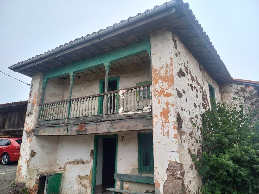 Casa de piedra independiente para rehabilitar en VILLAVICIOSA (REAB