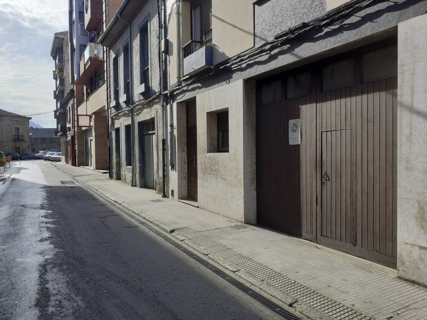 Local en VILLAVICIOSA  (LOC