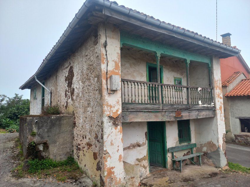 Casa de piedra independiente para rehabilitar en VILLAVICIOSA (REAB