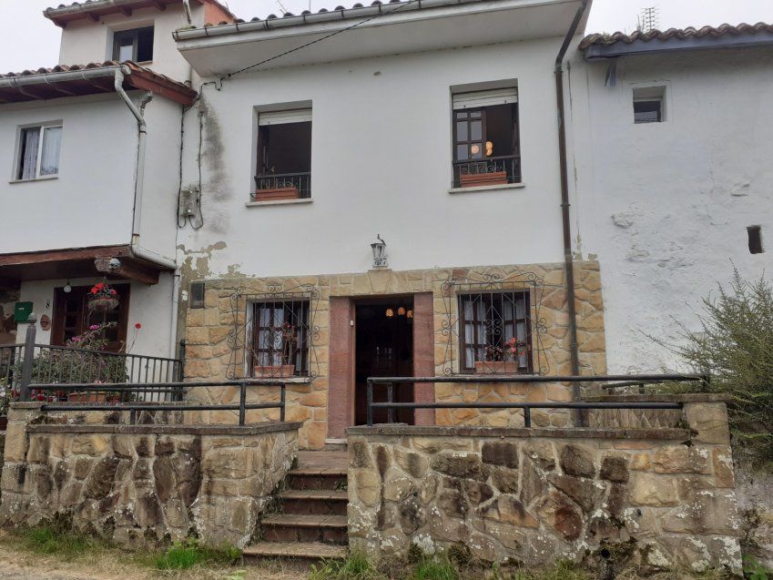 Casa de piedra reformada en VILLAVICIOSA  (CAS.0.274)