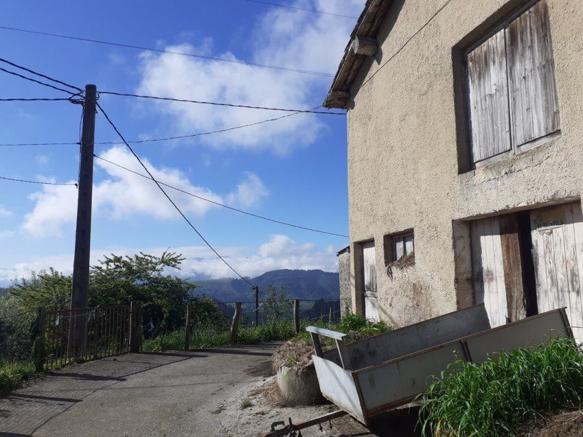 Casa de piedra para rehabilitar en CABRANES  (REAB