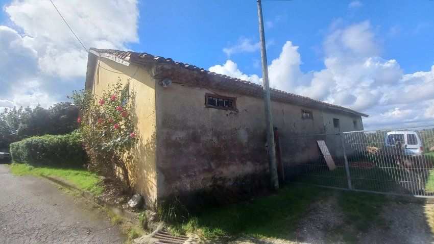 Casa de piedra con Cuadras y Llagar para reformar en Quintueles VILLAVICIOSA (REAB