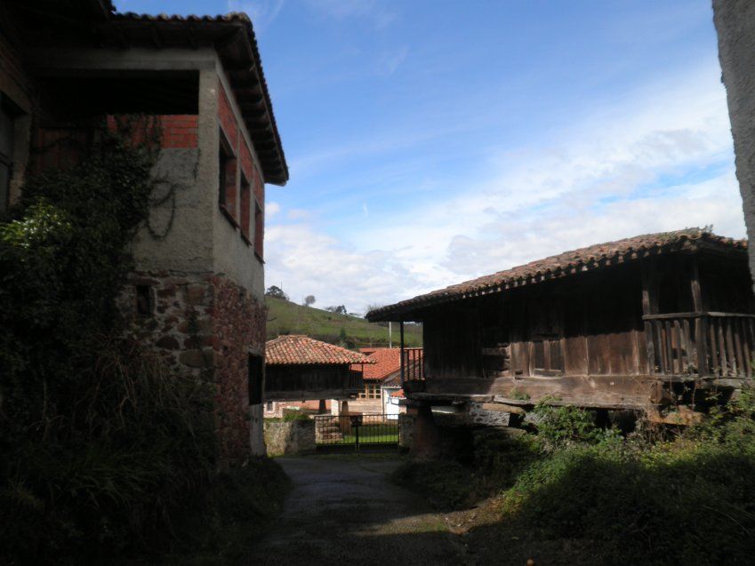 Casa de piedra semi rehabilitada en VILLAVICIOSA (REAB