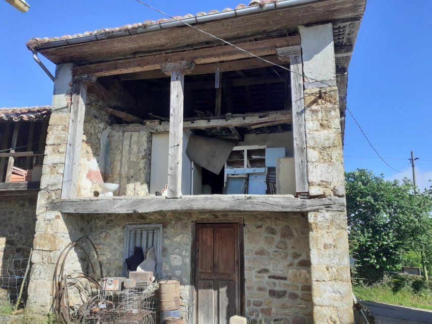 Casa de piedra para rehabilitar en CABRANES  (REAB