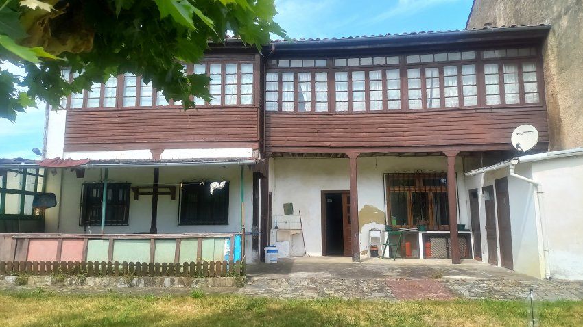 Casa de piedra a 1km