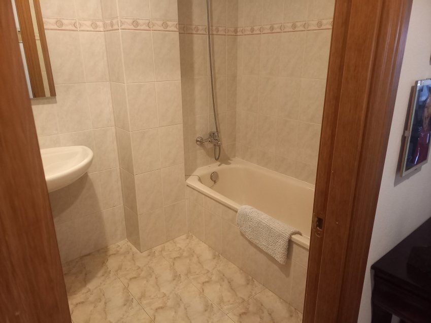 Piso de 3 dormitorios y 2 baños en VILLAVICIOSA (PIS