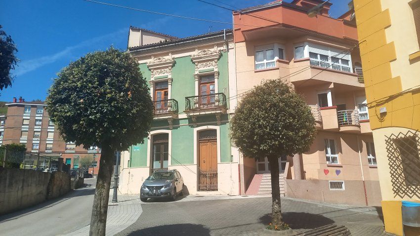 Edificio en el centro de Infiesto  (los