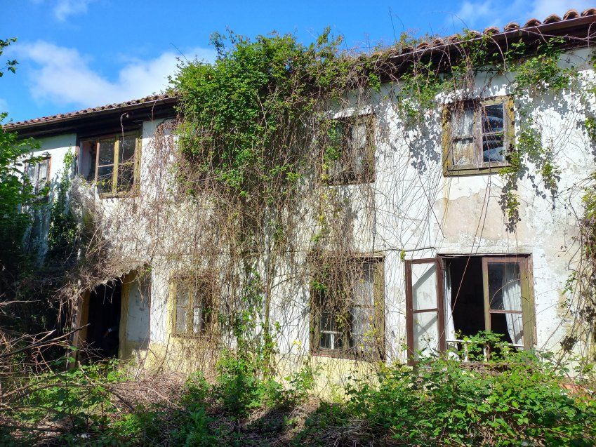Casa de piedra independiente para rehabilitar  (REAB