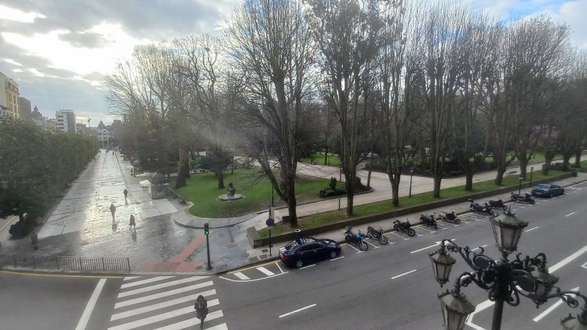 Piso 4 dormitorios en el Centro de OVIEDO  (PIS