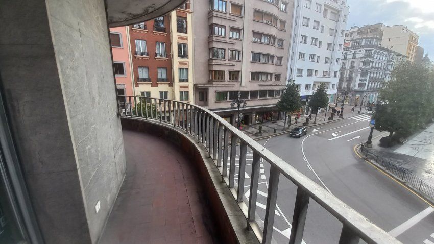 Piso 4 dormitorios en el Centro de OVIEDO  (PIS