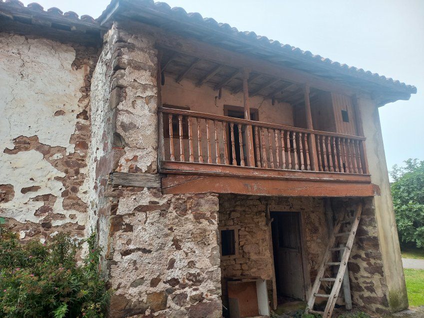 Casa de piedra independiente para rehabilitar en VILLAVICIOSA (REAB