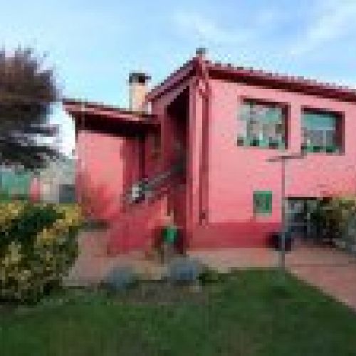 Casa 2 plantas a 2kms