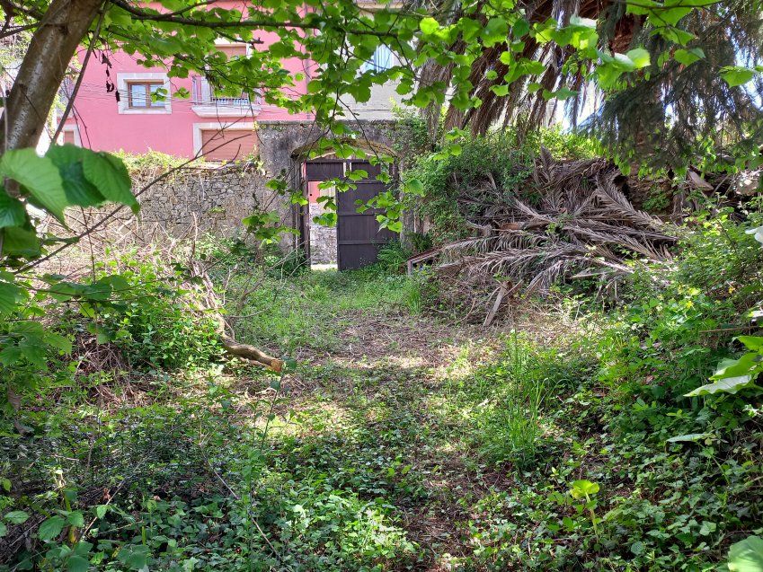 Casa de piedra independiente para rehabilitar  (REAB