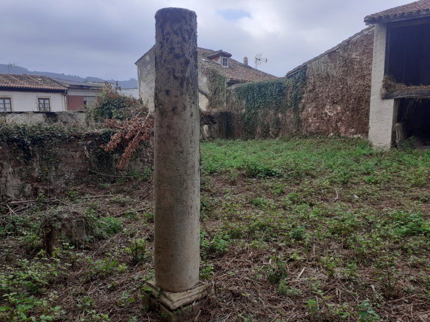 Casona de piedra para rehabilitar en Amandi   VILLAVICIOSA  (REAB