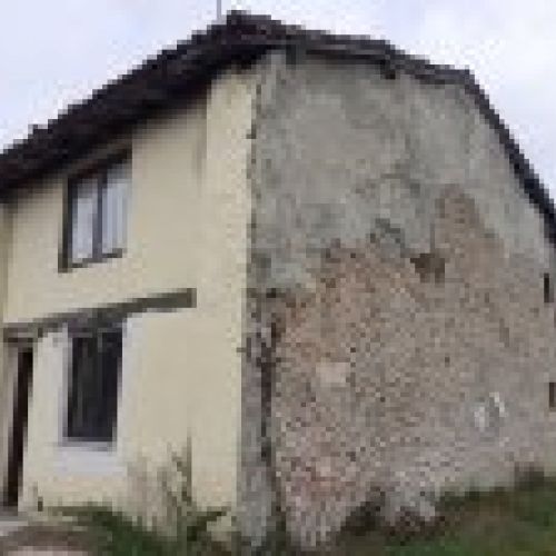 Casa de piedra independiente para rehabilitar en VILLAVICIOSA  (REAB