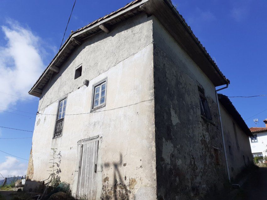 Casa de piedra para rehabilitar en CABRANES  (REAB