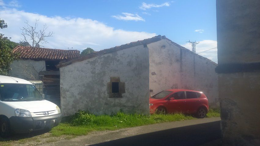 Casa de piedra independiente para rehabilitar en El Puntal VILLAVICIOSA (REAB