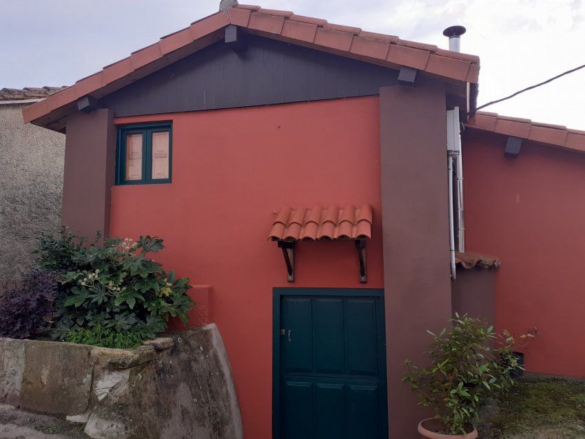 Casa de piedra rehabilitada independiente en VILLAVICIOSA (CAS.0281)