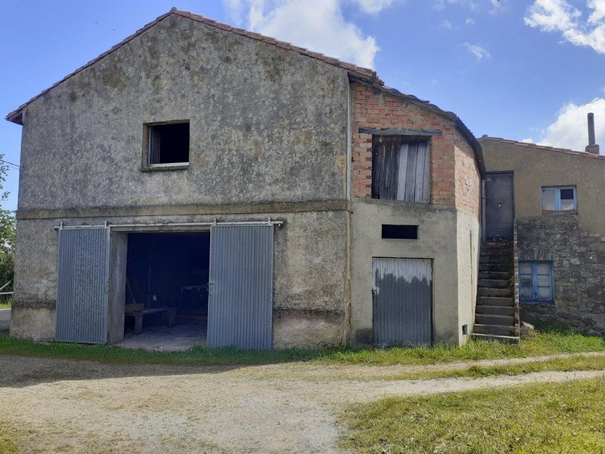 Llagar de piedra para rehabilitar como vivienda en la zona de El Puntal   Villaviciosa (REAB