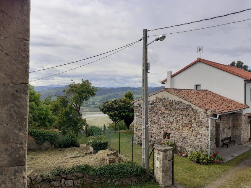 Llagar de piedra para rehabilitar como vivienda en la zona de El Puntal   Villaviciosa (REAB