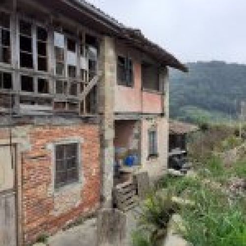 Casa de piedra y Cuadra para rehabilitar en CABRANES  (REAB