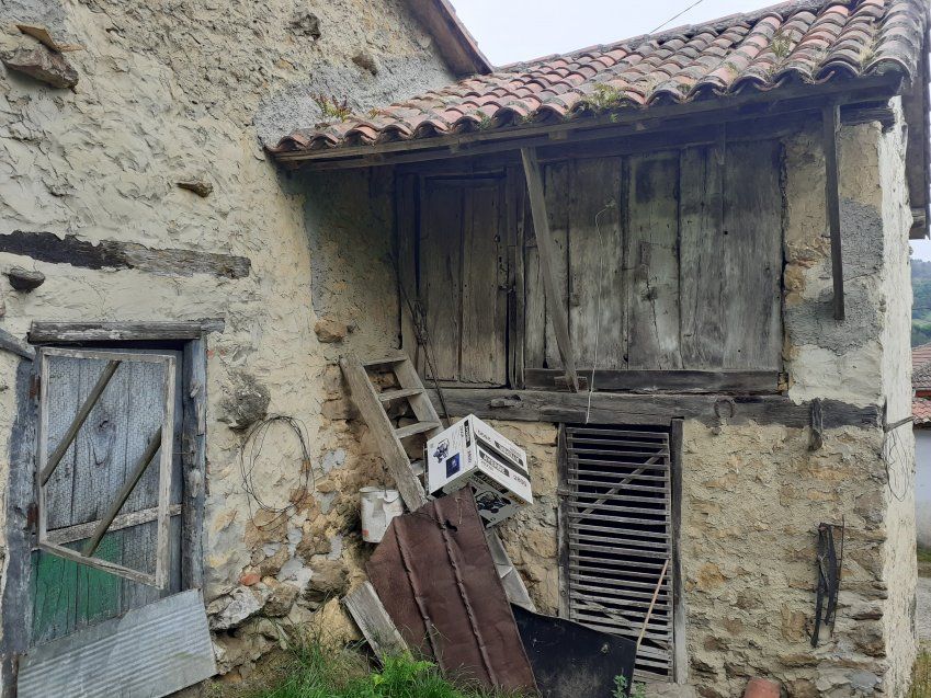 Casa de piedra para rehabilitar en PILOÑA  (REAB