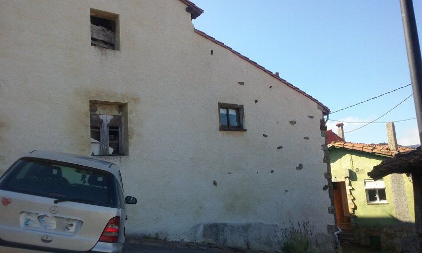 Casa de piedra para rehabilitar en CABRANES  (REAB