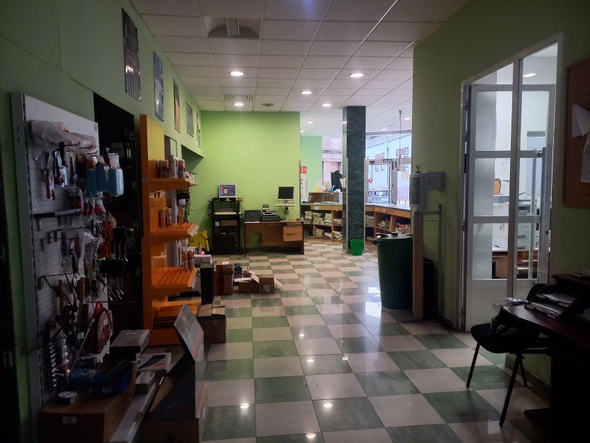 Local comercial céntrico con Almacén y Oficinas en GIJÓN  (LOC