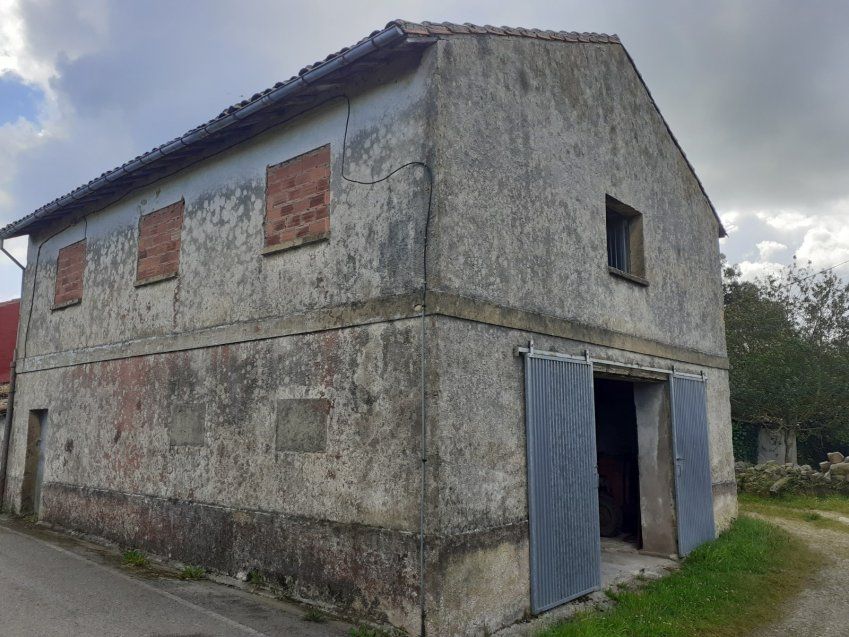 Llagar de piedra para rehabilitar como vivienda en la zona de El Puntal   Villaviciosa (REAB