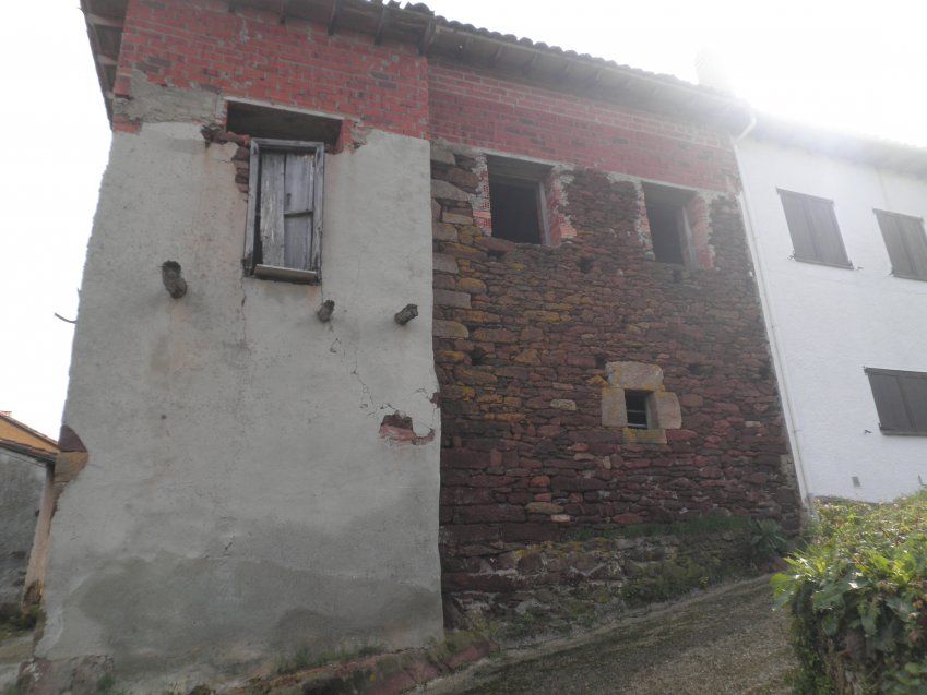 Casa de piedra semi rehabilitada en VILLAVICIOSA (REAB
