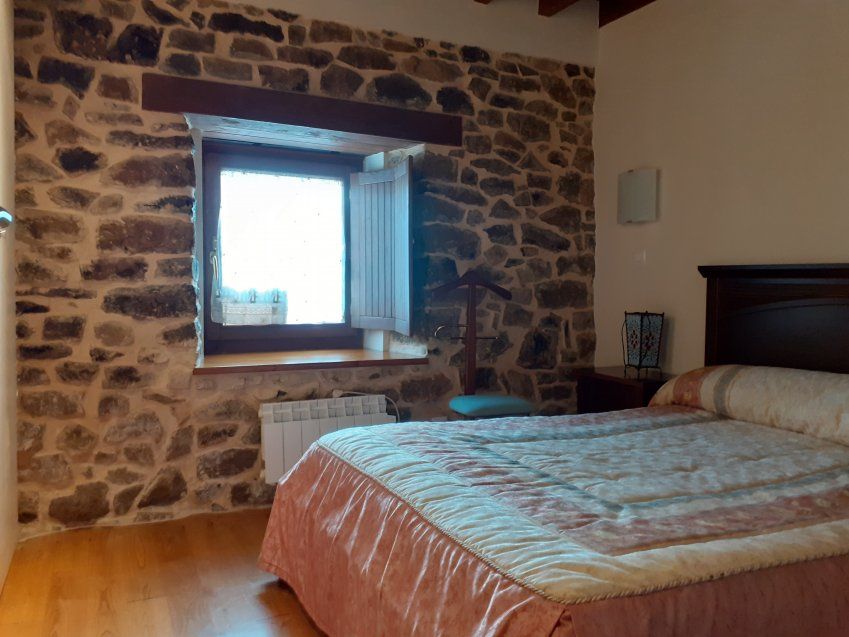 Casa de piedra rehabilitada en CABRANES  (CAS